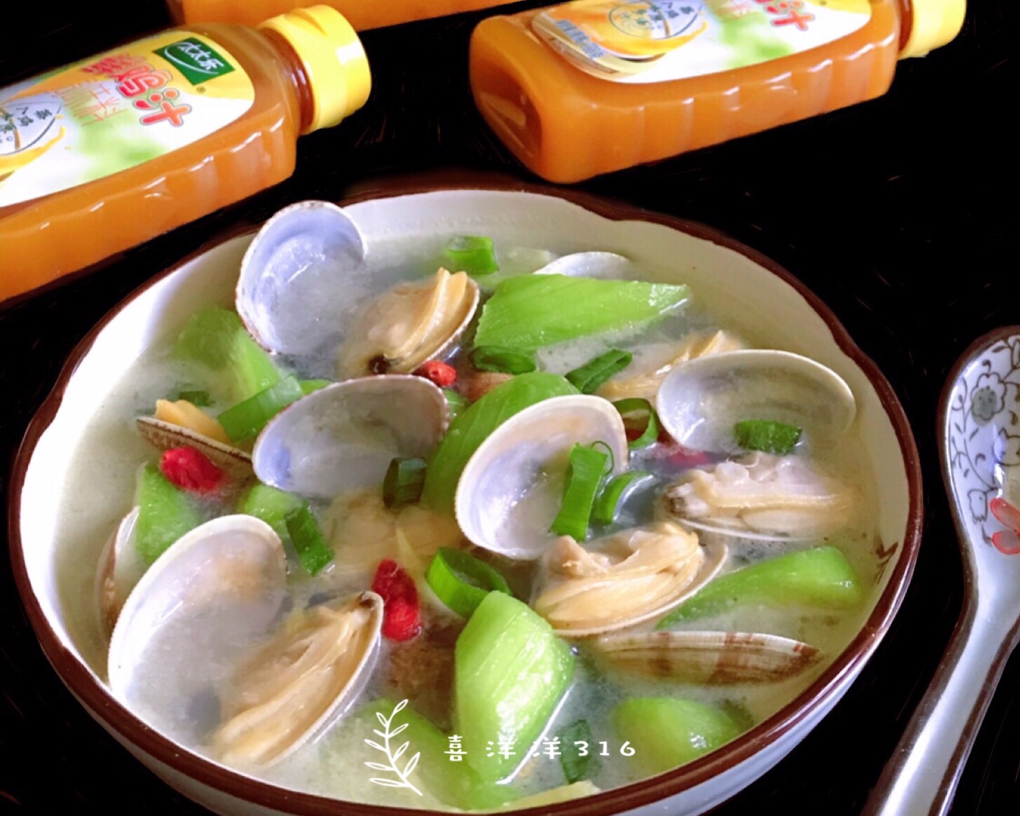 丝瓜蛤蜊汤——太太乐鲜鸡汁快手菜
