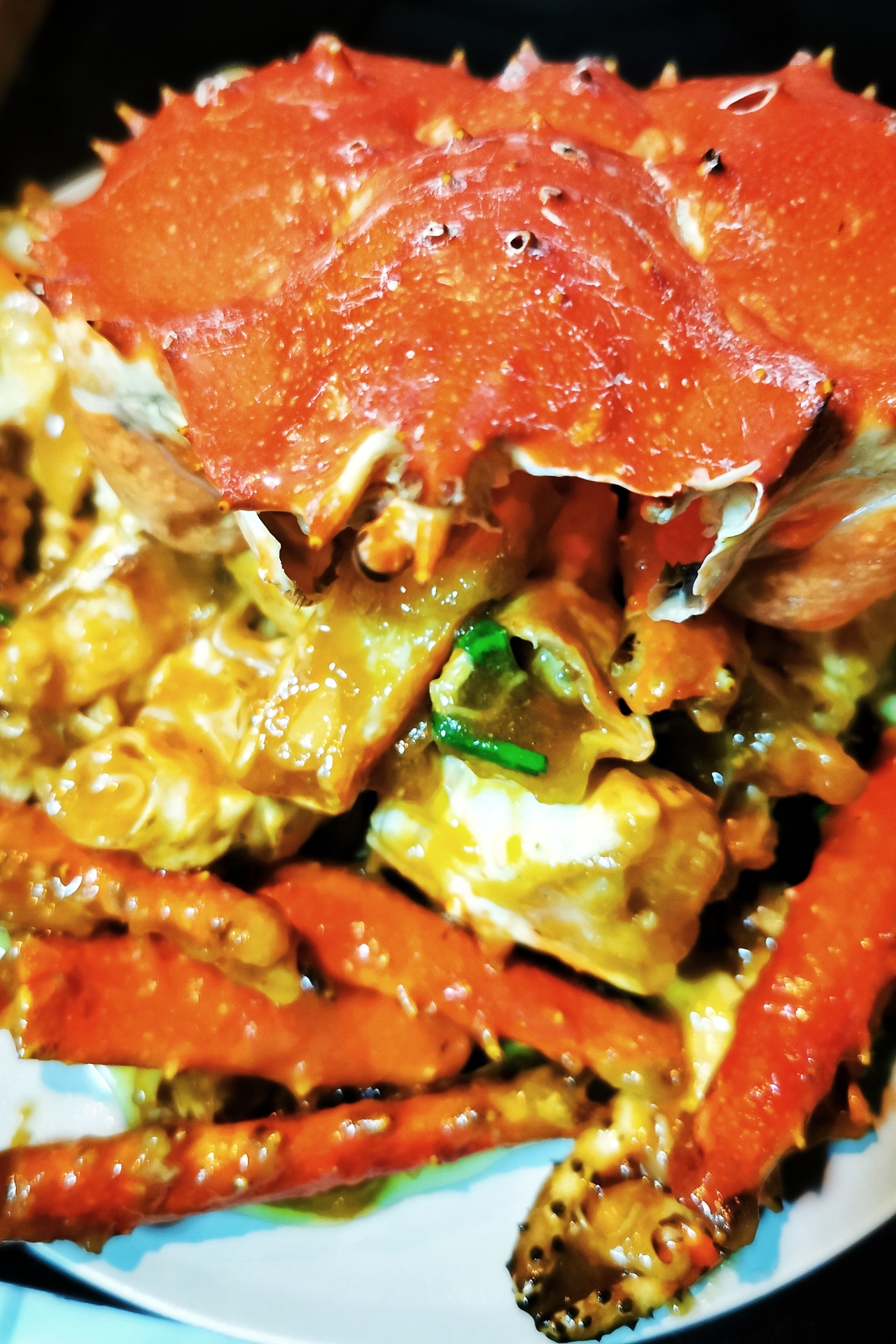 离谱美味姜葱炒帝王蟹的做法