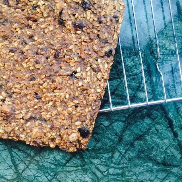 超级简单超快手-无油无糖超级健康的—香蕉燕麦坚果能量棒