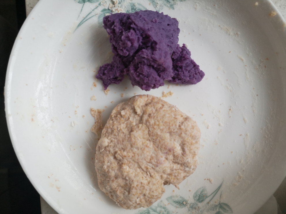 是你喜欢的全麦紫薯饼的做法 步骤4