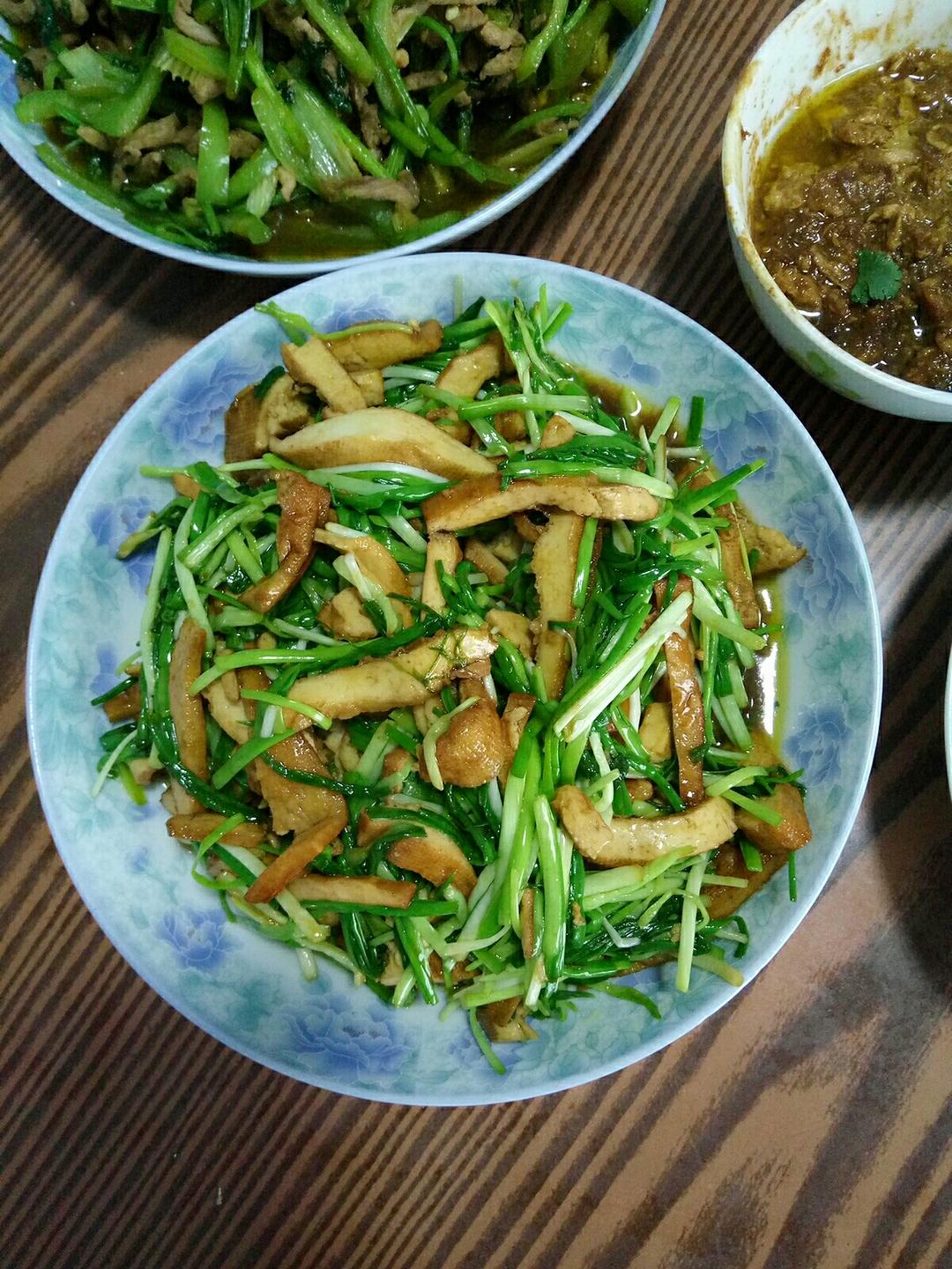 蒜苗炒豆干的做法