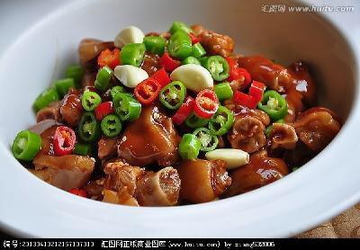 湘菜青椒炒猪蹄的做法