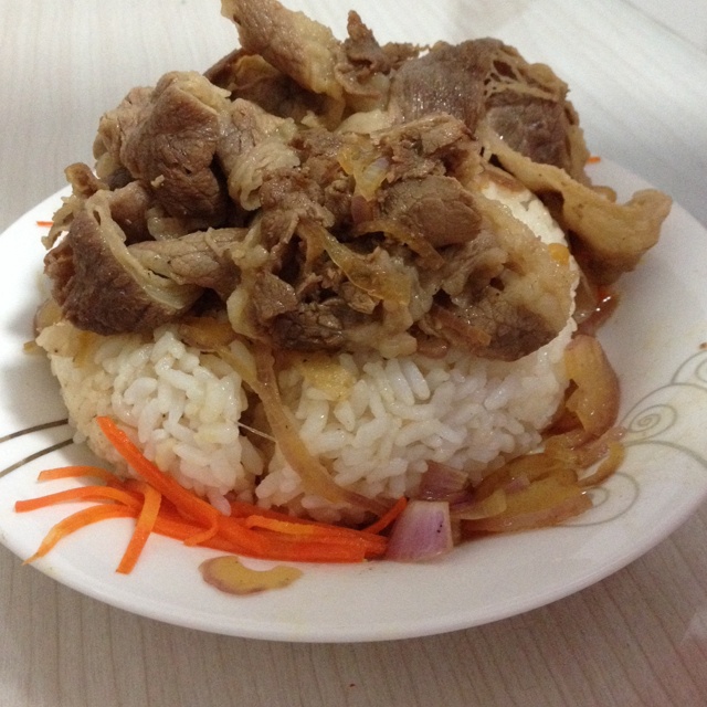 牛肉盖饭