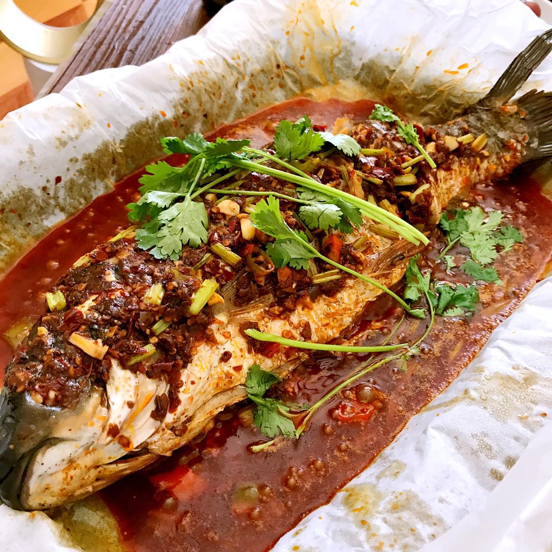 纸包鱼 i宇小厨做的纸包鱼 赞 草鱼(花鲢),三