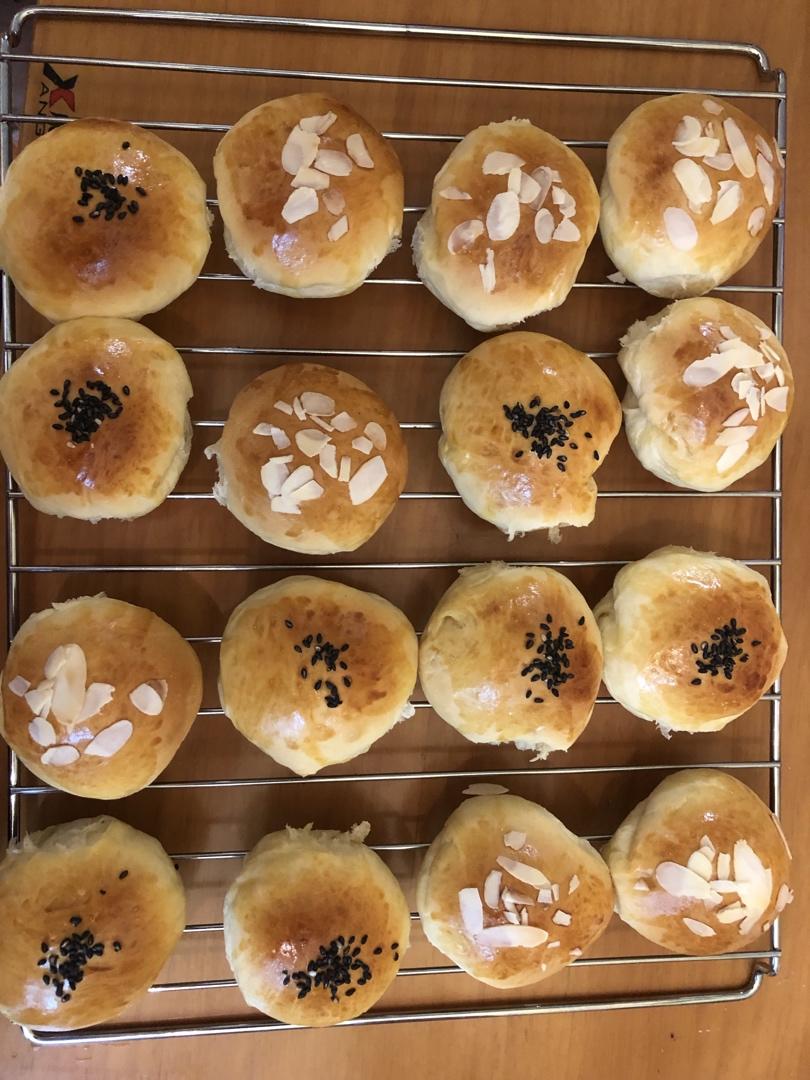 大人小孩都爱不释口的【蜂蜜牛奶小餐包】