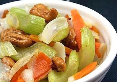 西芹百合炒腰果|马克西姆不粘锅