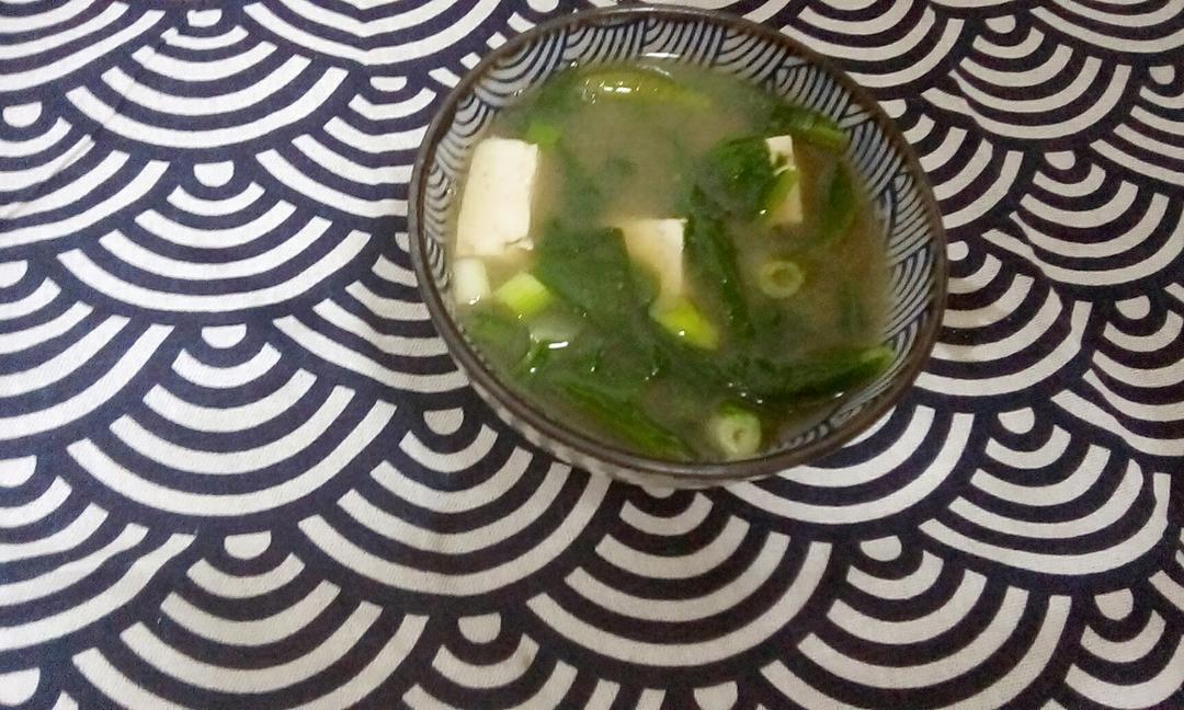 豆腐裙带菜味噌汤