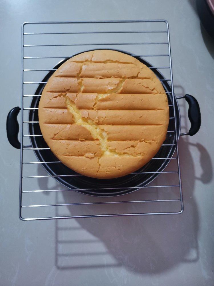 教你做一个不塌陷不缩腰口感细腻的戚风蛋糕（八寸）