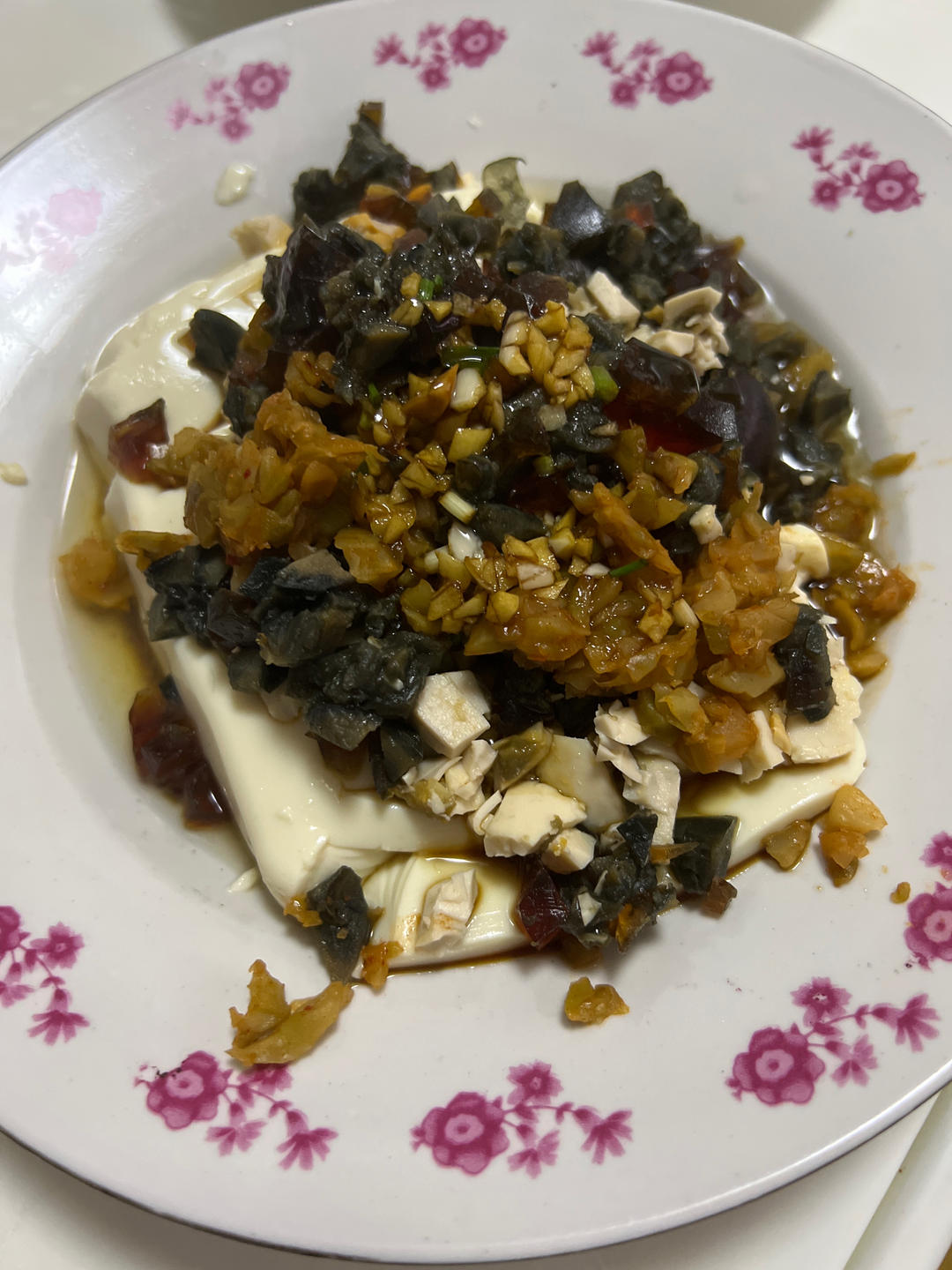 皮蛋拌豆腐