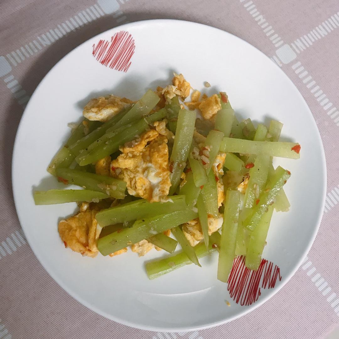 莴笋炒鸡蛋