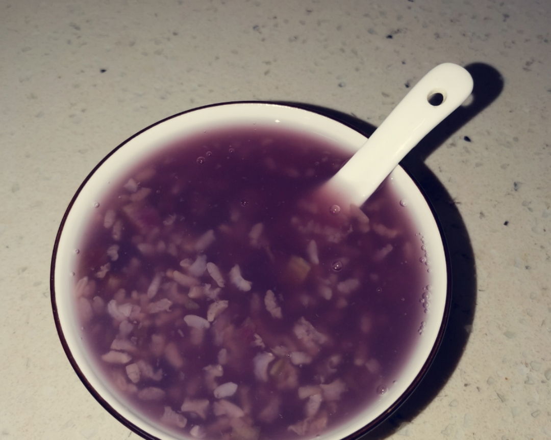 紫薯糯米粥的做法
