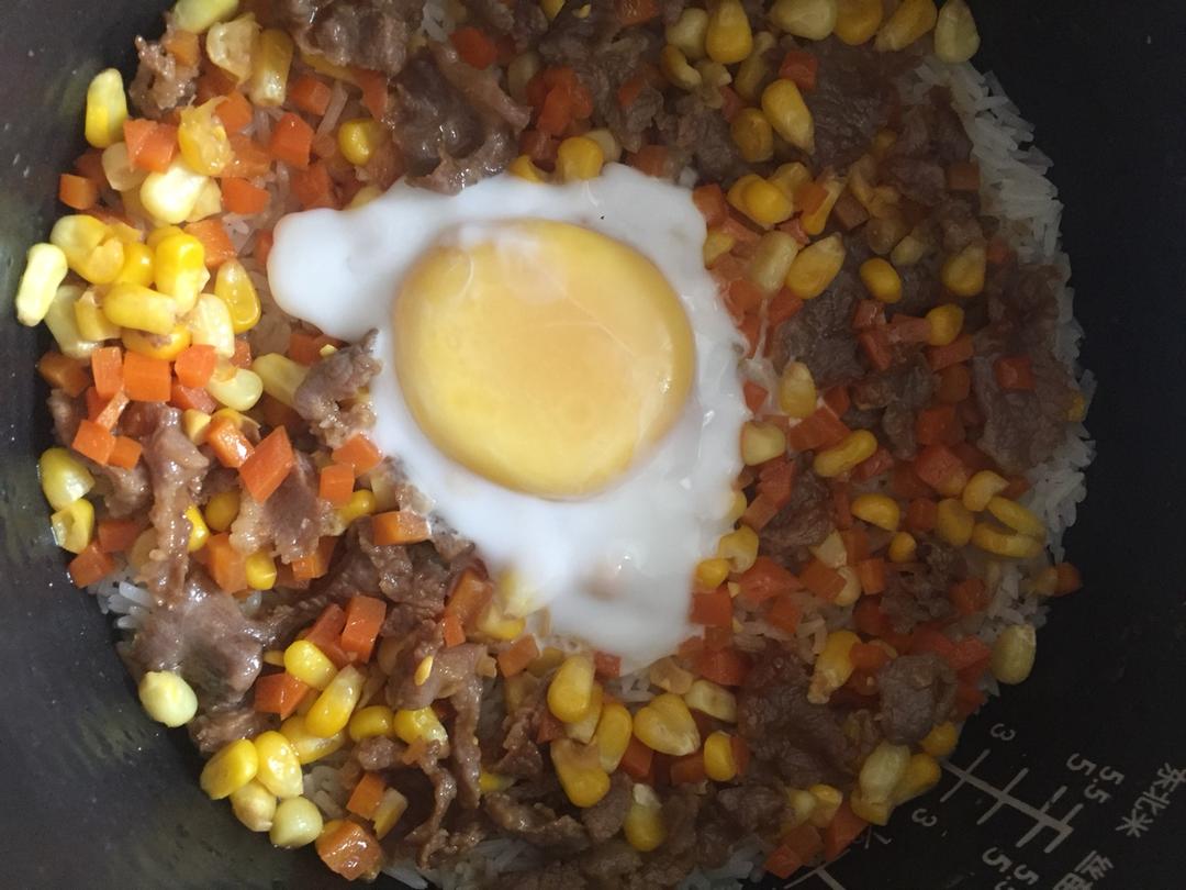 电饭煲焖饭
