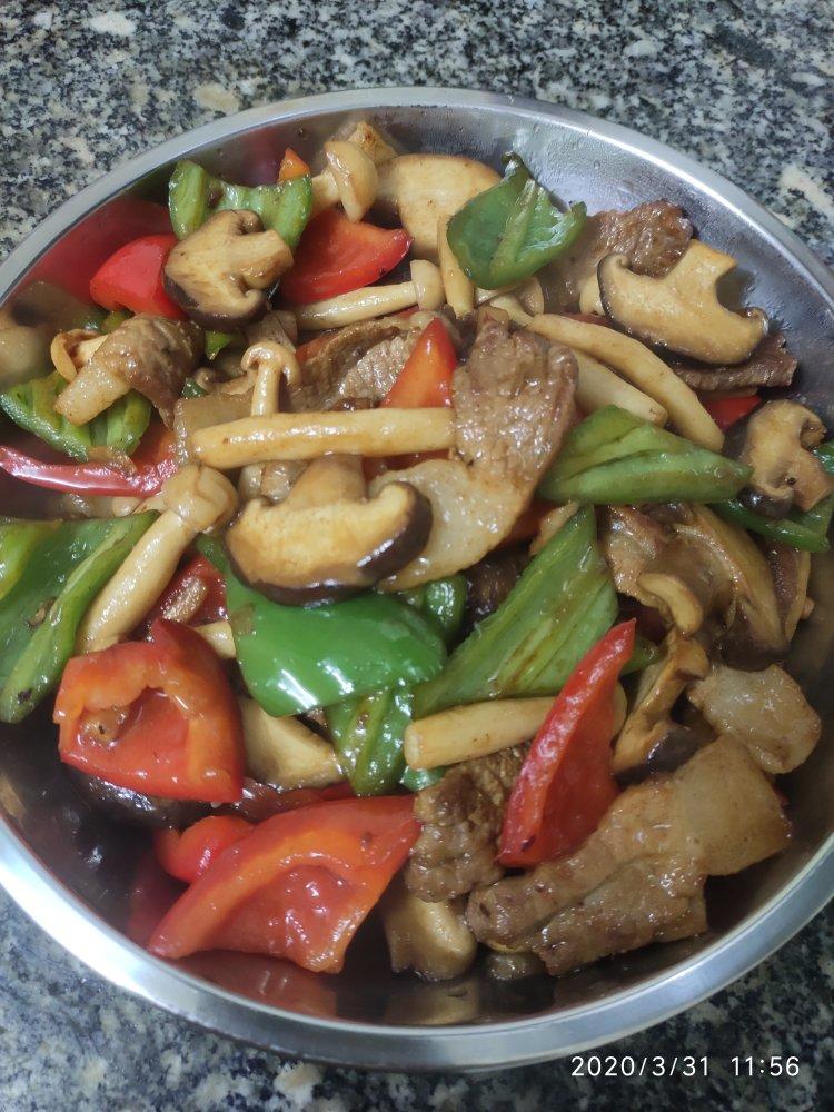 青红椒香菇炒肉
