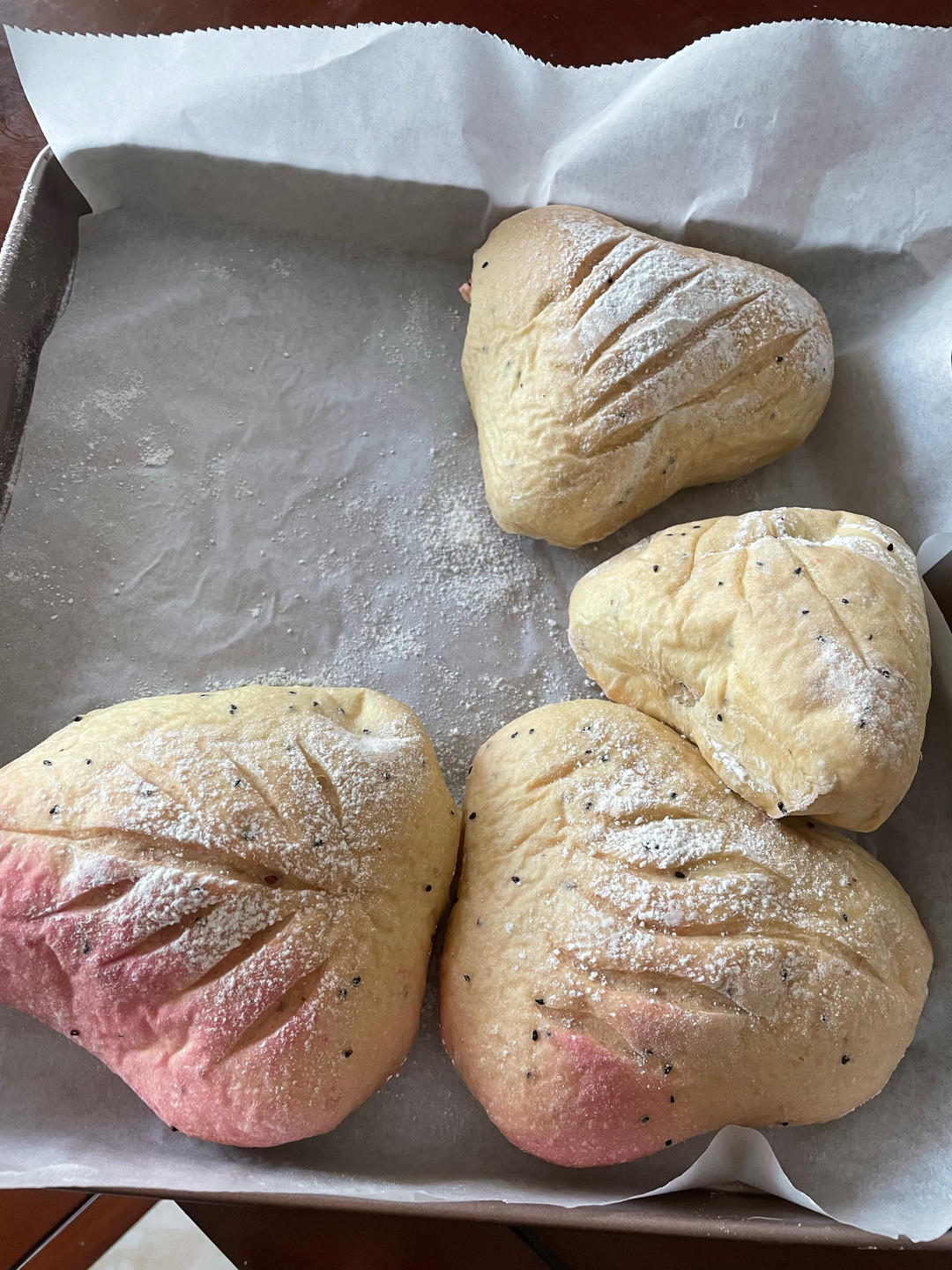 火龙果软欧包，粉嘟嘟～