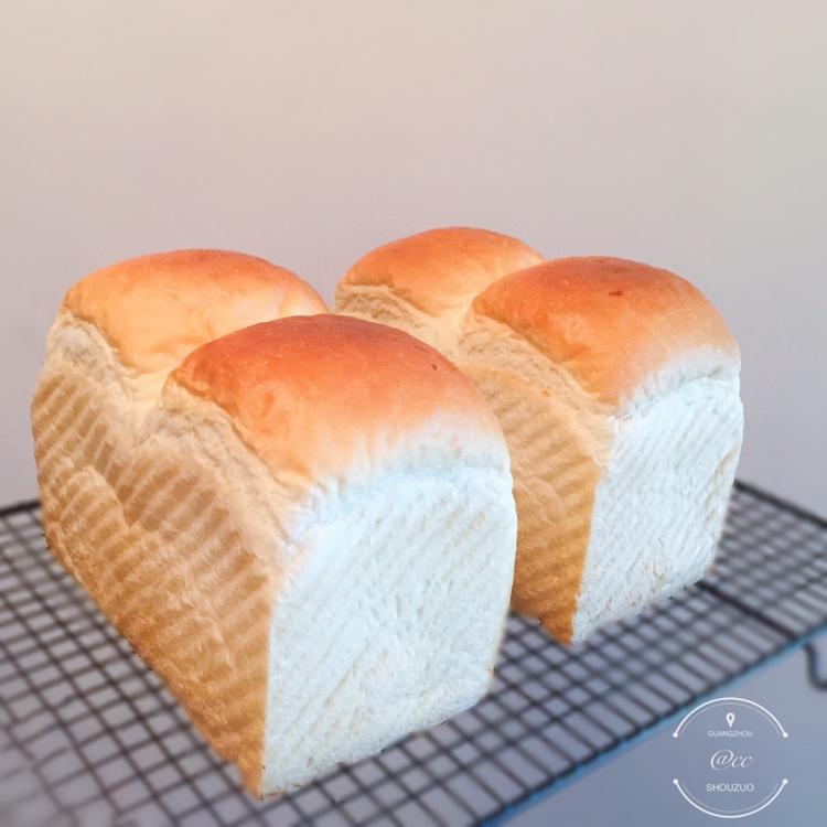 一个揉大水量烂泥吐司面团的视频