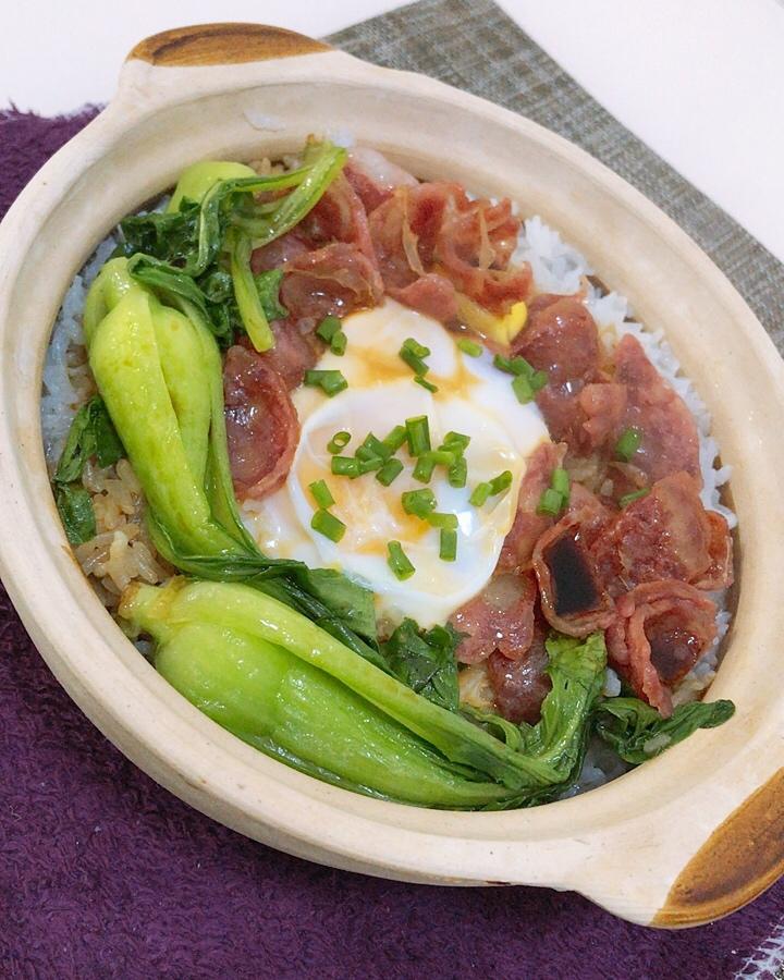 广式腊味煲仔饭
