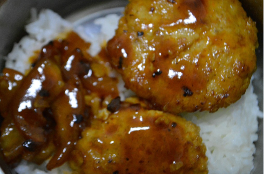 日式肉饼土豆沙拉便当