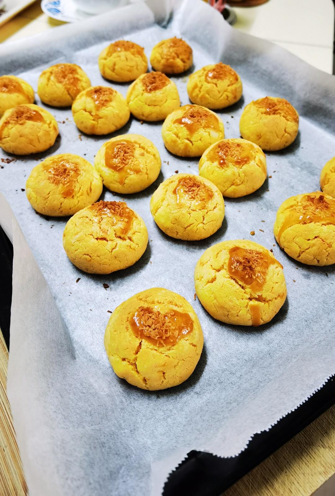 🔥日卖万盒👉椰香金沙咸蛋黄酥💥蛋黄控大爱‼️