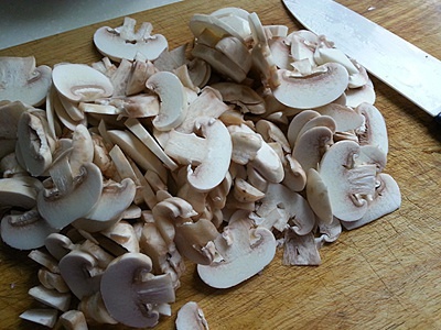蘑菇白酱的做法 步骤2
