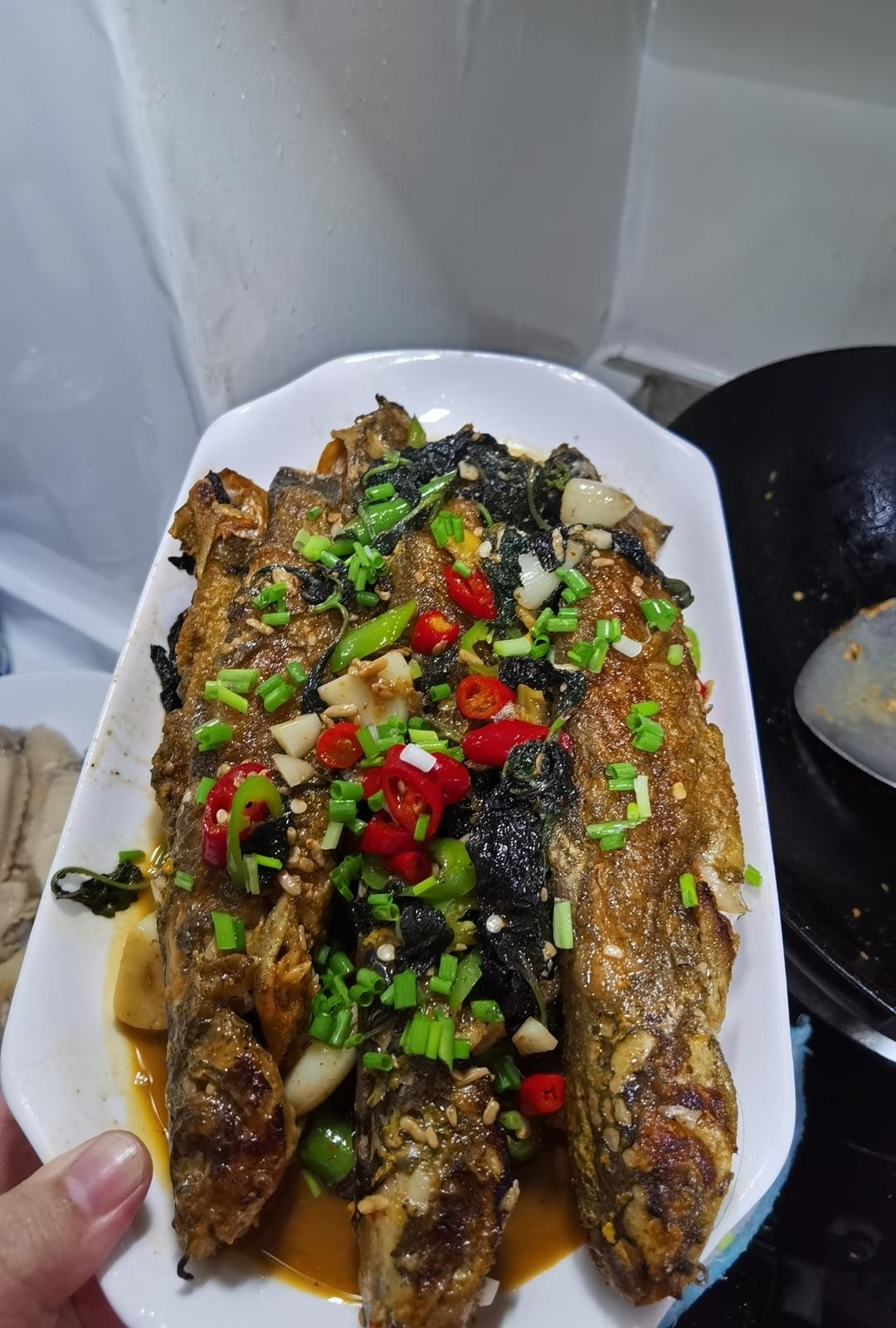闷个黄骨鱼，黄丫头，黄鸭叫，家常简单味的！