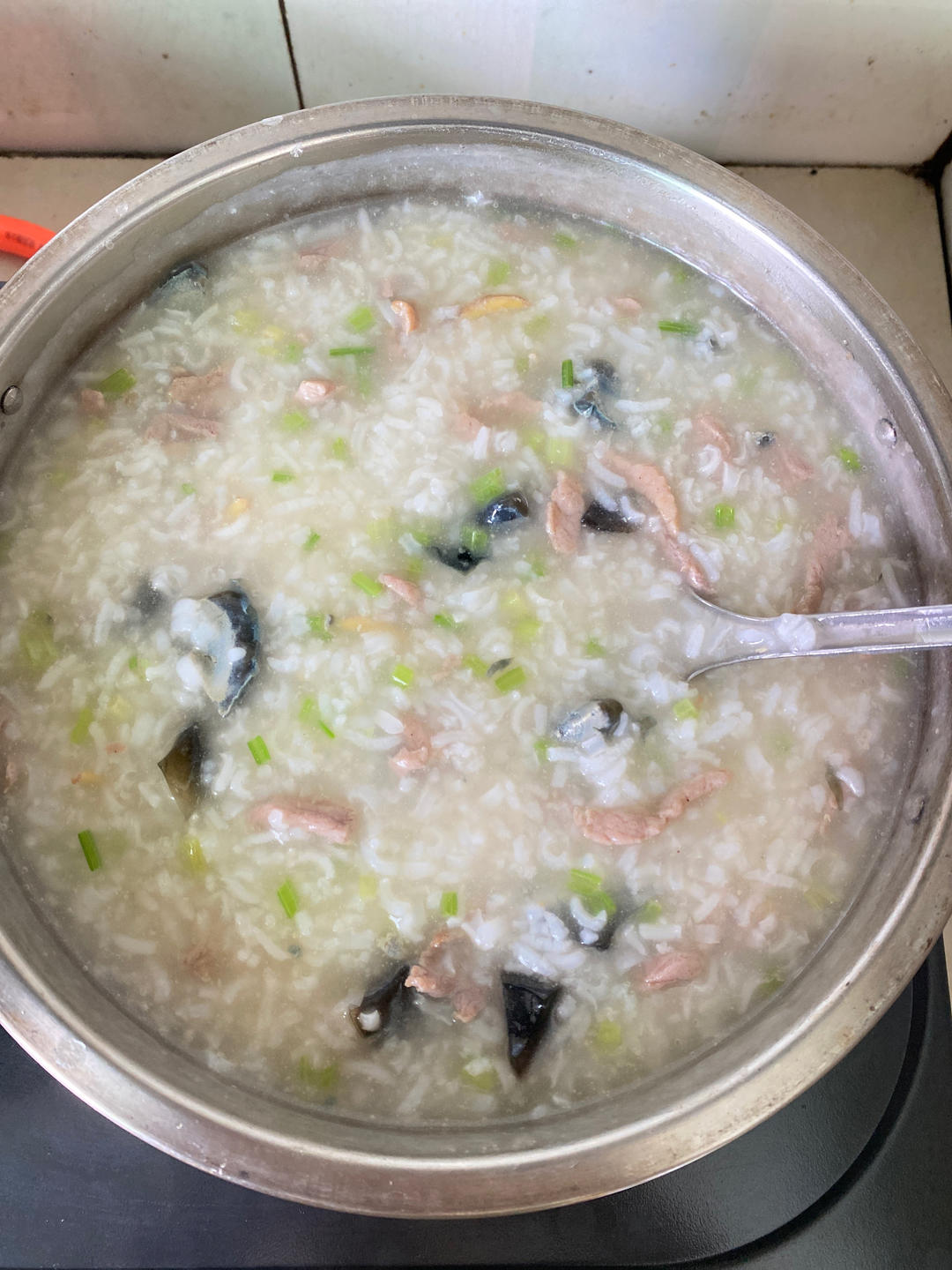 妈妈👩教我做的皮蛋瘦肉粥🥣简单快捷美味😋