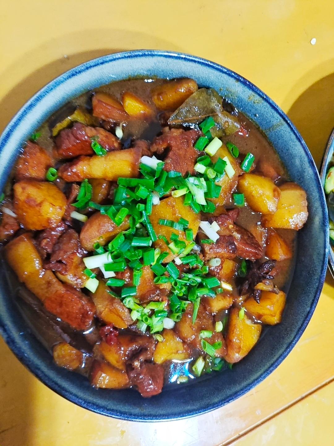 红烧肉炖土豆（丝毫不腻）