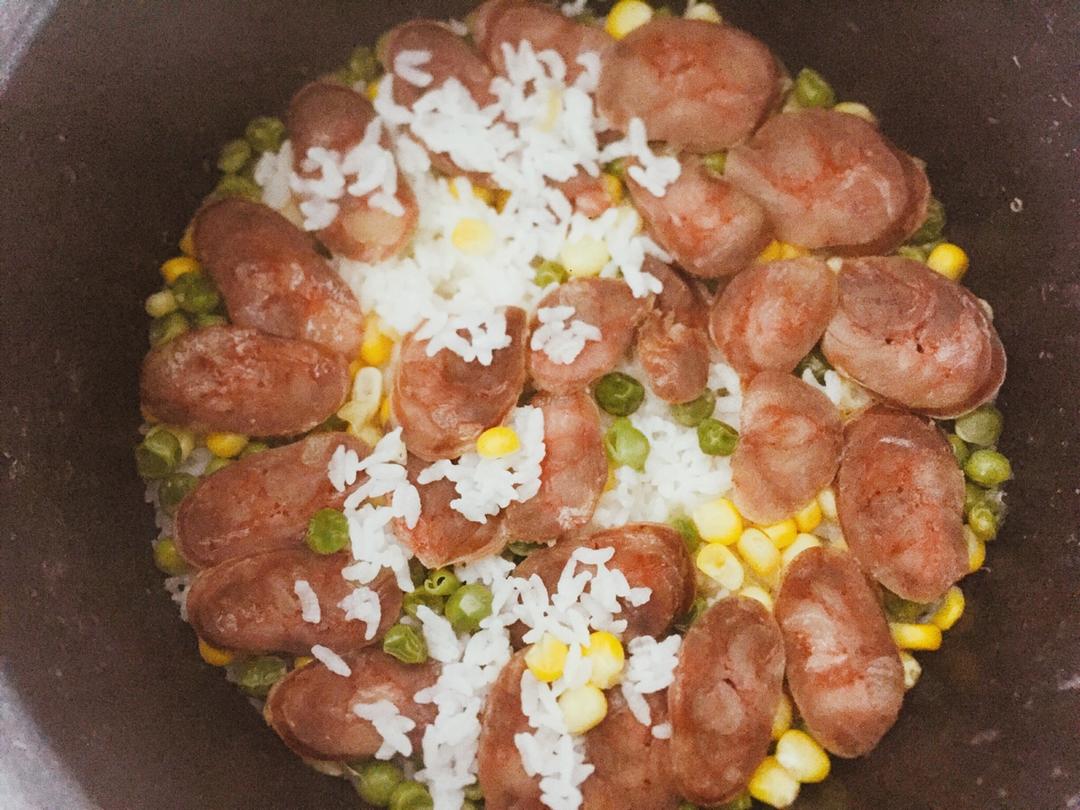【电饭煲腊肠煲仔饭】