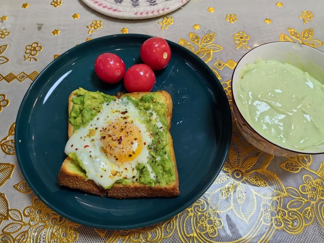 牛油果烤吐司！早起的动力全是因为它
