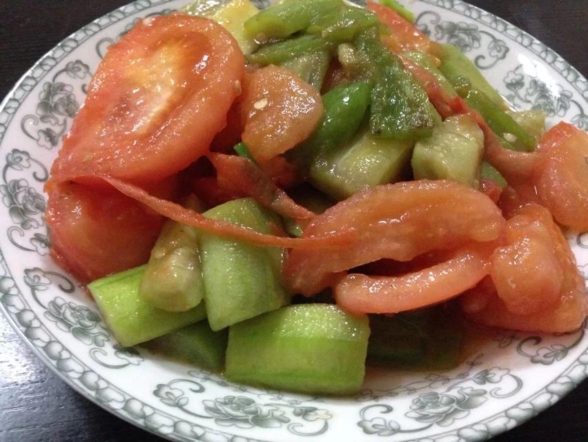 西红柿烧丝瓜的做法
