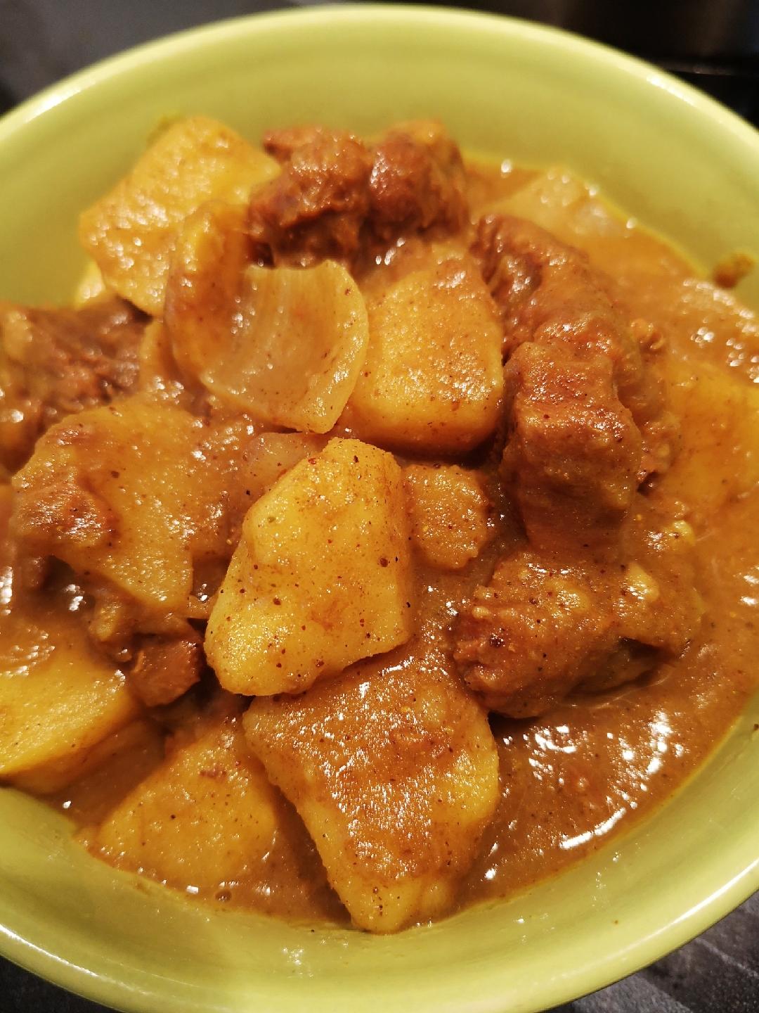 咖喱粉土豆牛肉