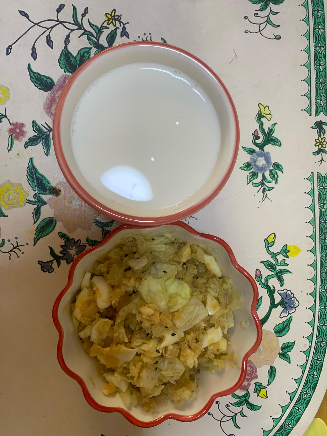 鸡蛋生菜土豆泥