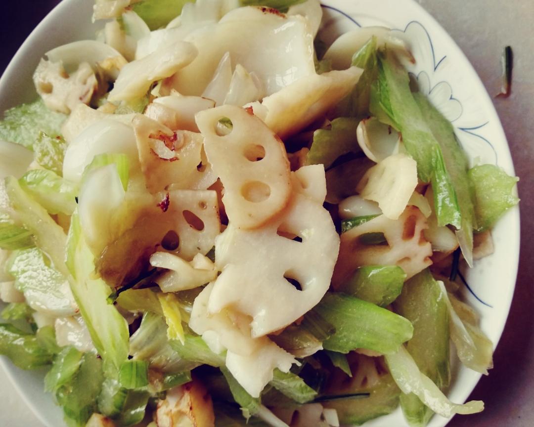 清热开胃防癌炒莲藕百合香芹