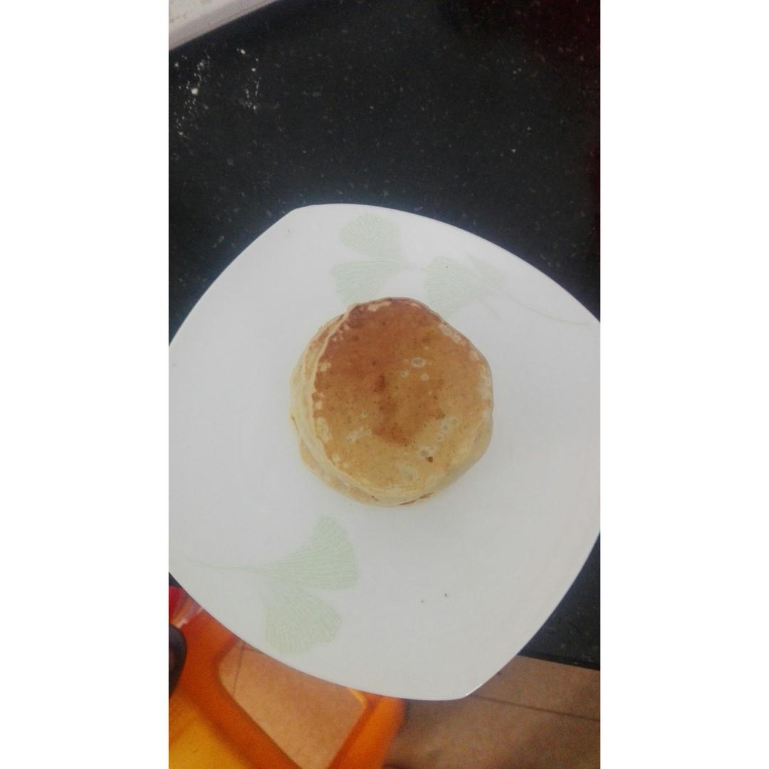 【减脂早餐】无油香蕉松饼（超简单）