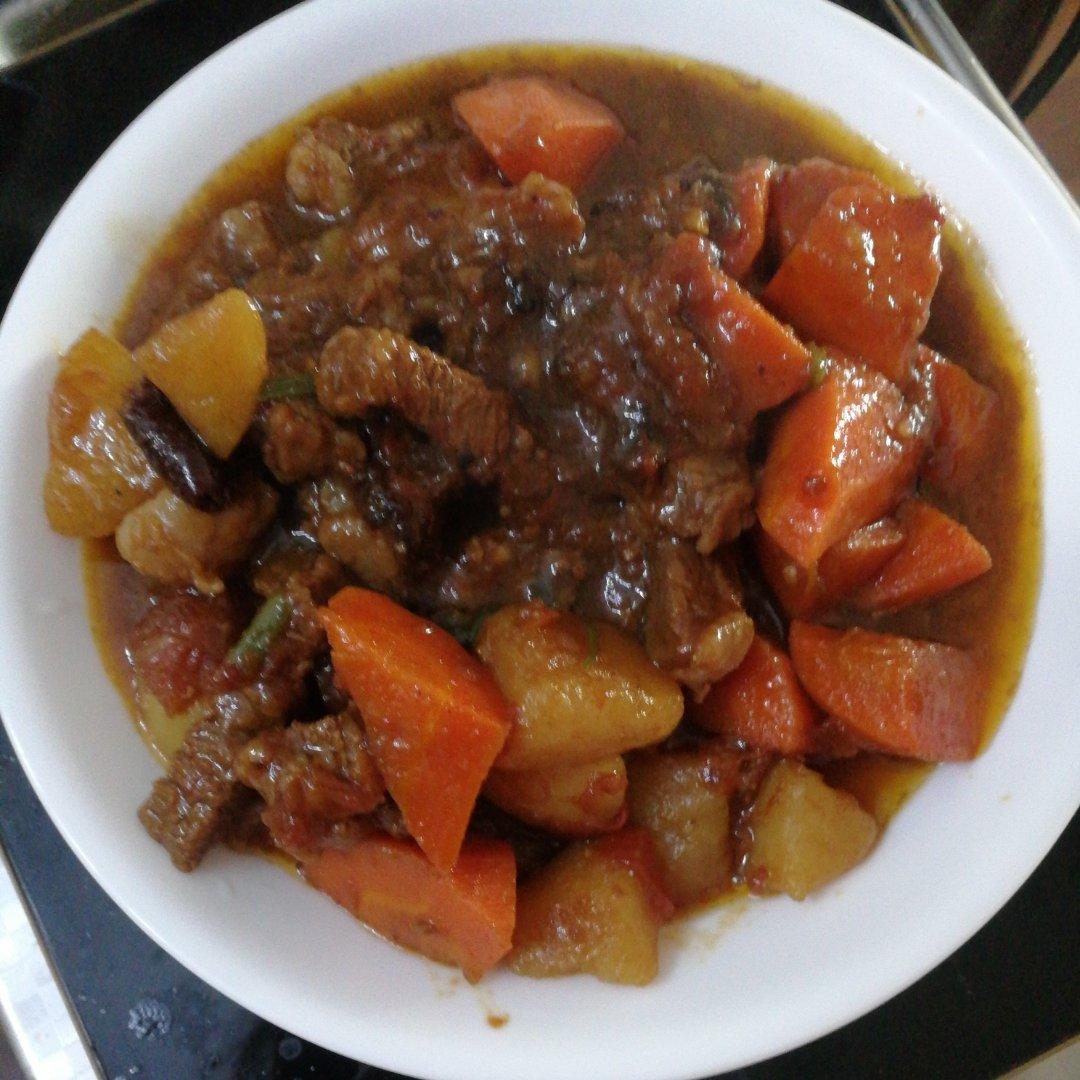 红烧牛肉土豆 （独家秘制）