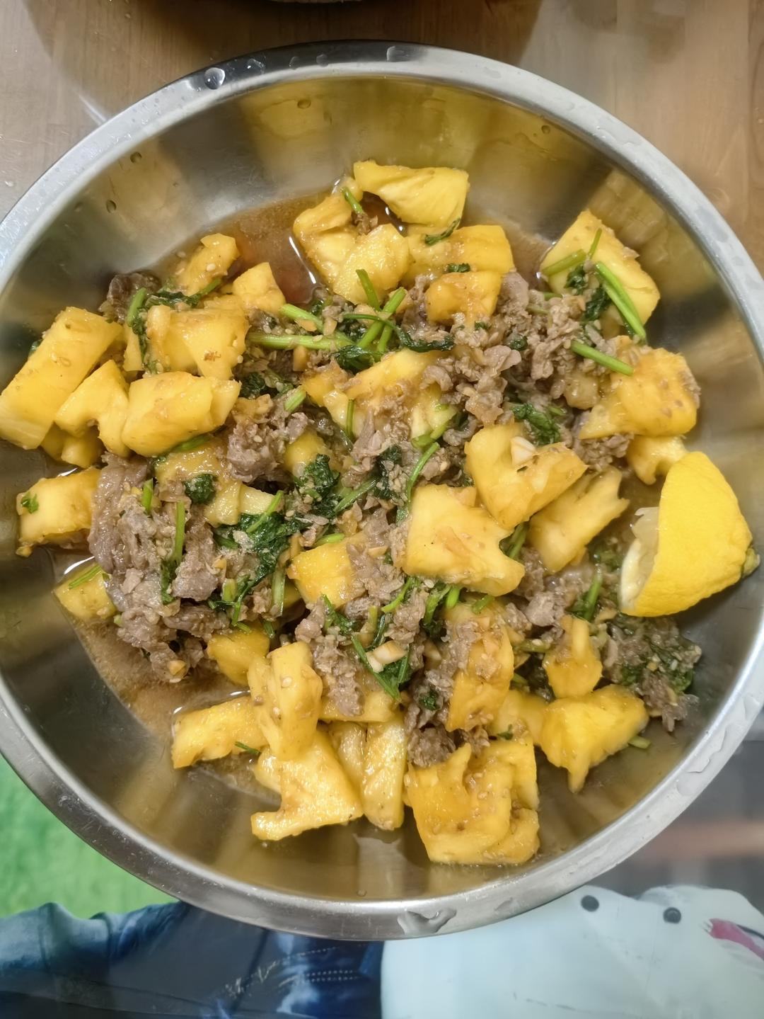 嫩滑清爽凉拌菜～夏季强烈推荐！香菜菠萝牛肉
