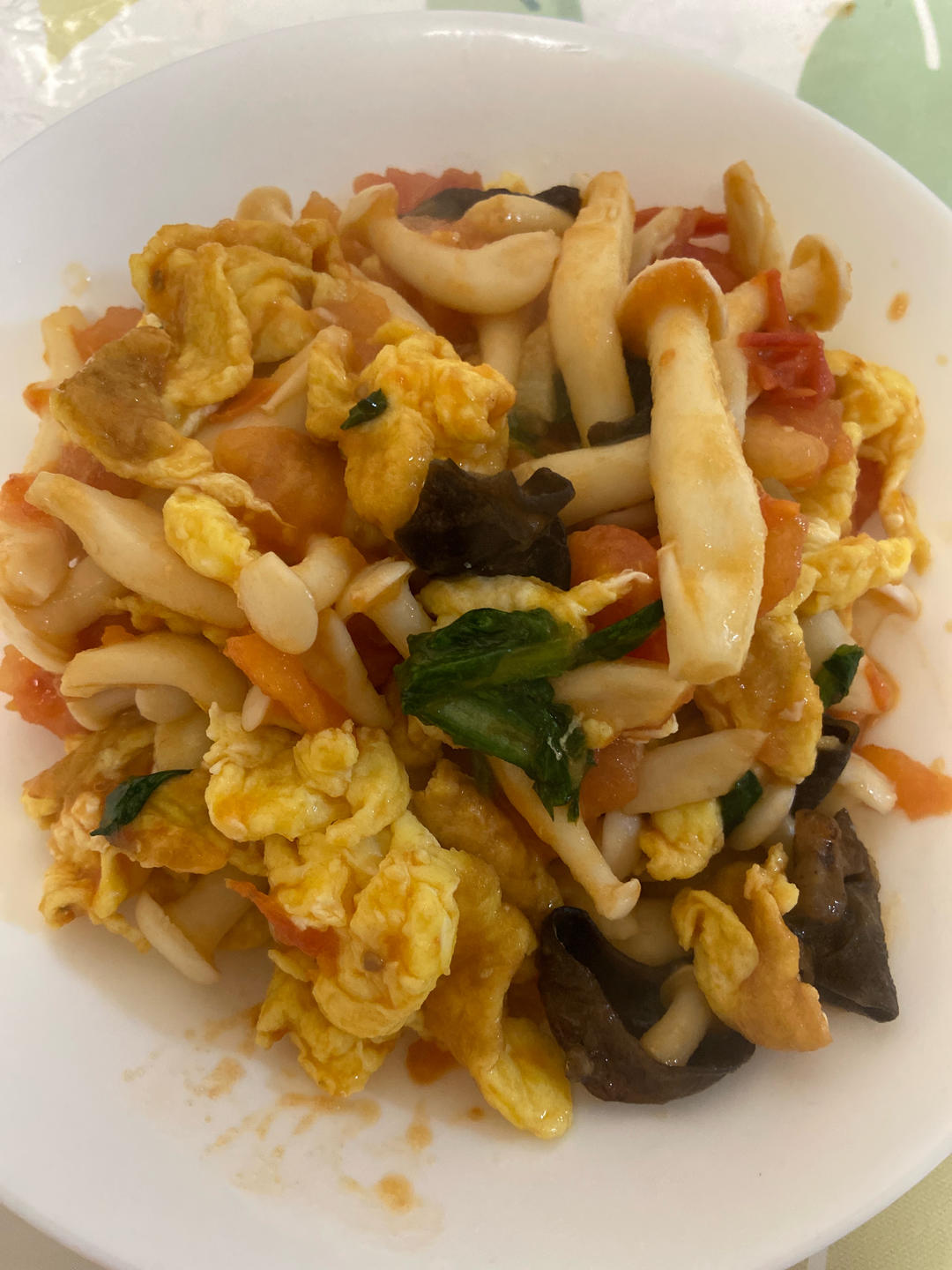 素菜：鸡蛋炒白玉菇木耳