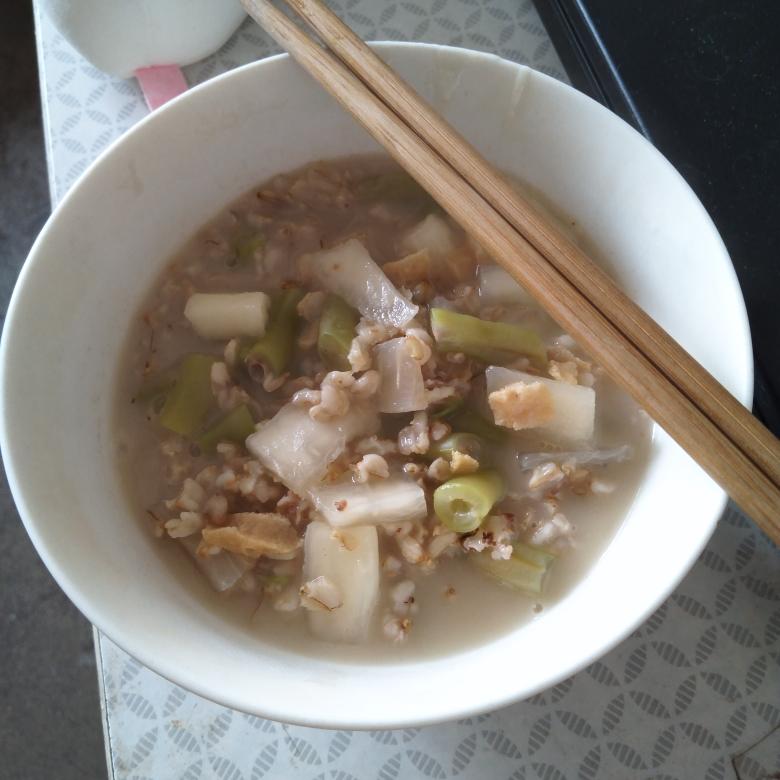 鲜美的白萝卜燕麦粥【无油素食】