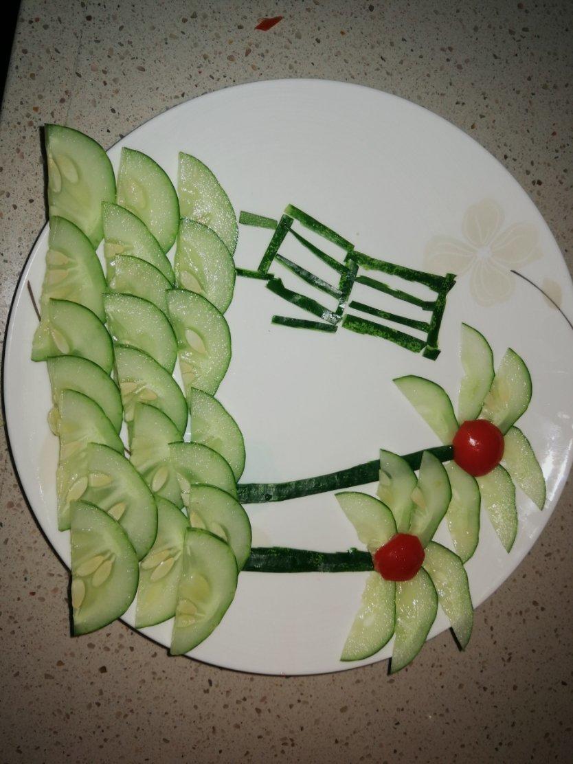 手机用户10676uwv做的黄瓜拼盘