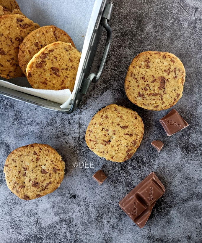 下午茶的最佳伴侣巧克力粒曲奇饼Choc-chip cookies的做法