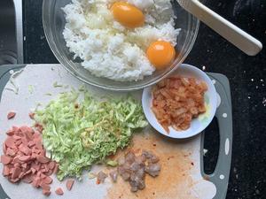 泡菜火腿蛋炒饭的做法 步骤2