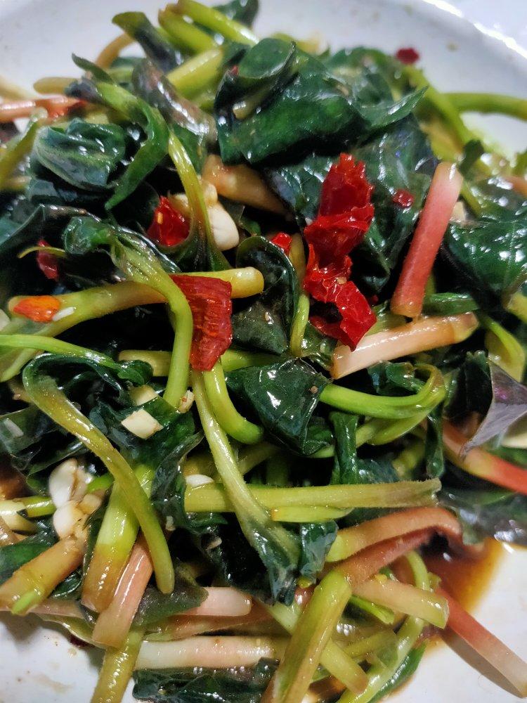 凉拌鱼腥草(折耳根)