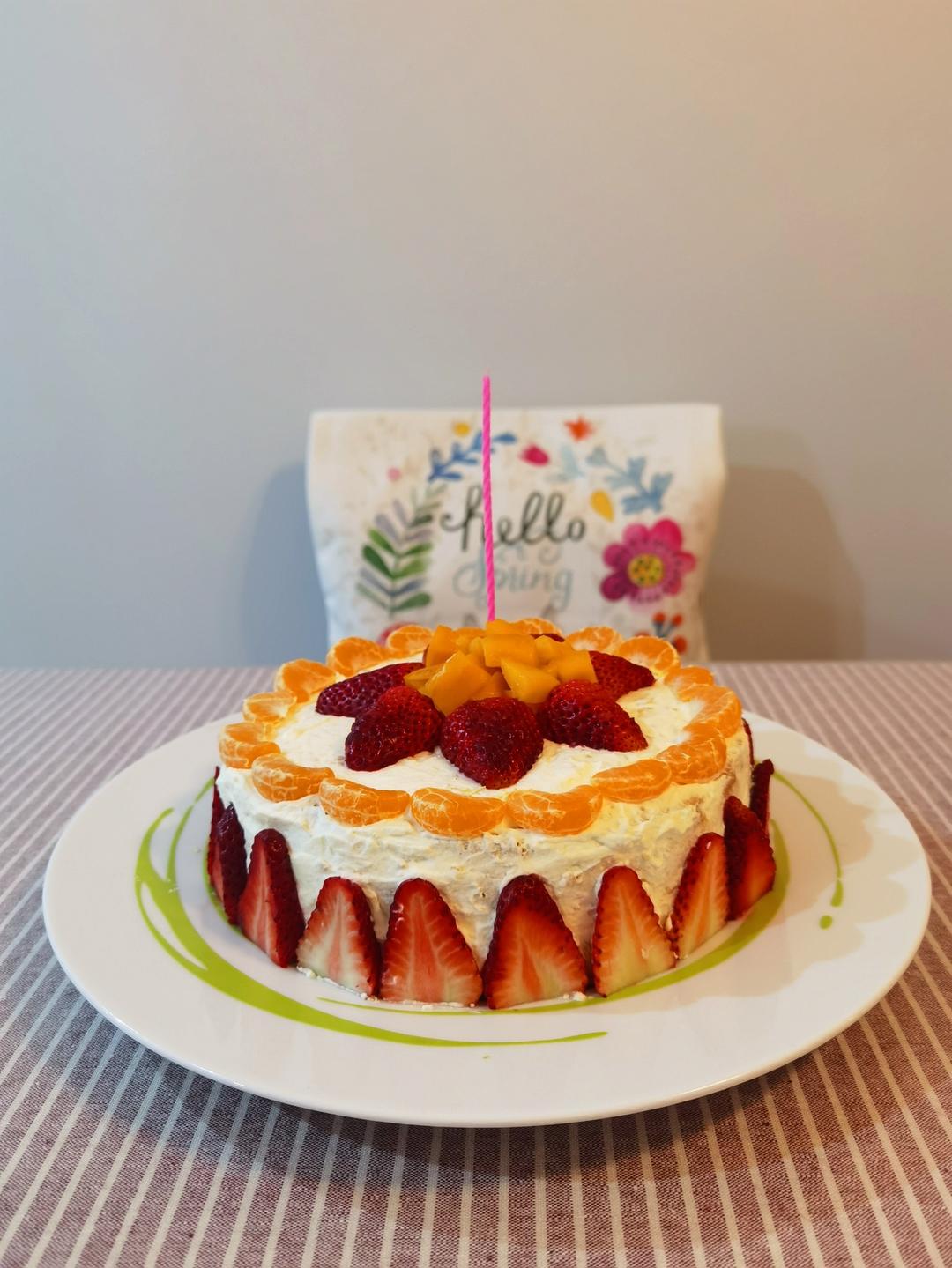 新手必成8寸生日蛋糕（详细多图干货经验分享，解决戚风蛋糕塌陷，奶油饰面涂不好，烤箱温度不好掌握等各种问题）