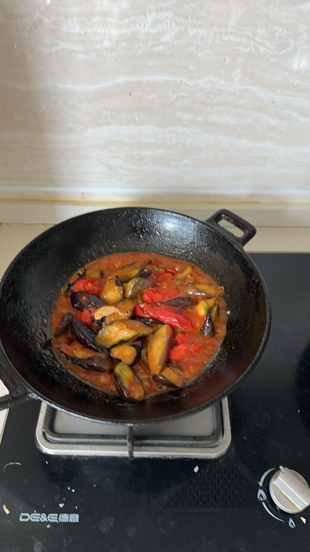 红烧茄子（佐西红柿尖椒）