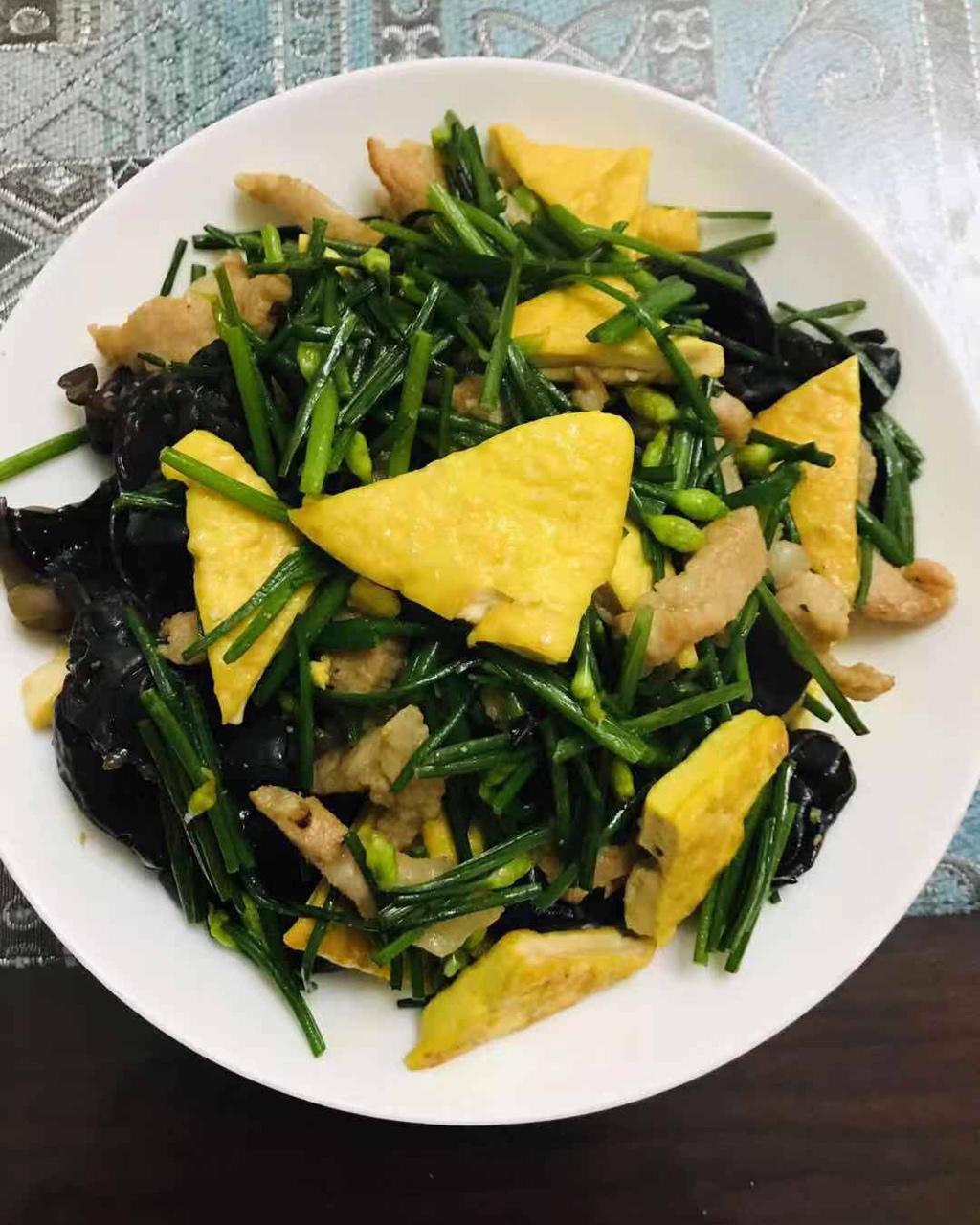 韭菜苔炒肉丝