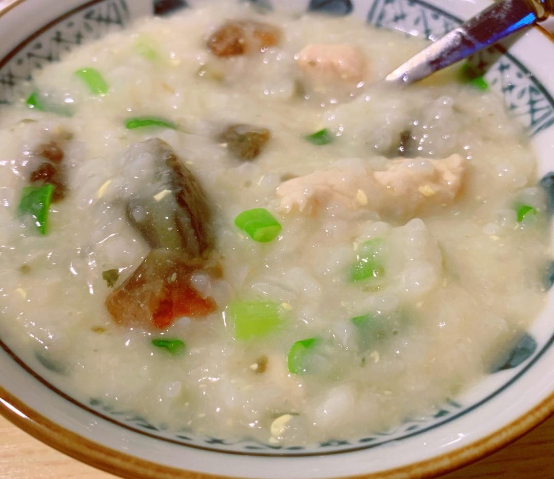 堂妈小厨——超好喝的皮蛋瘦肉粥