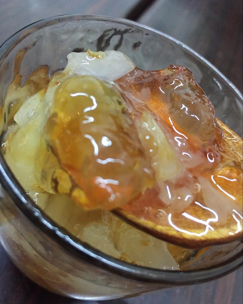 桃胶银耳莲子汤