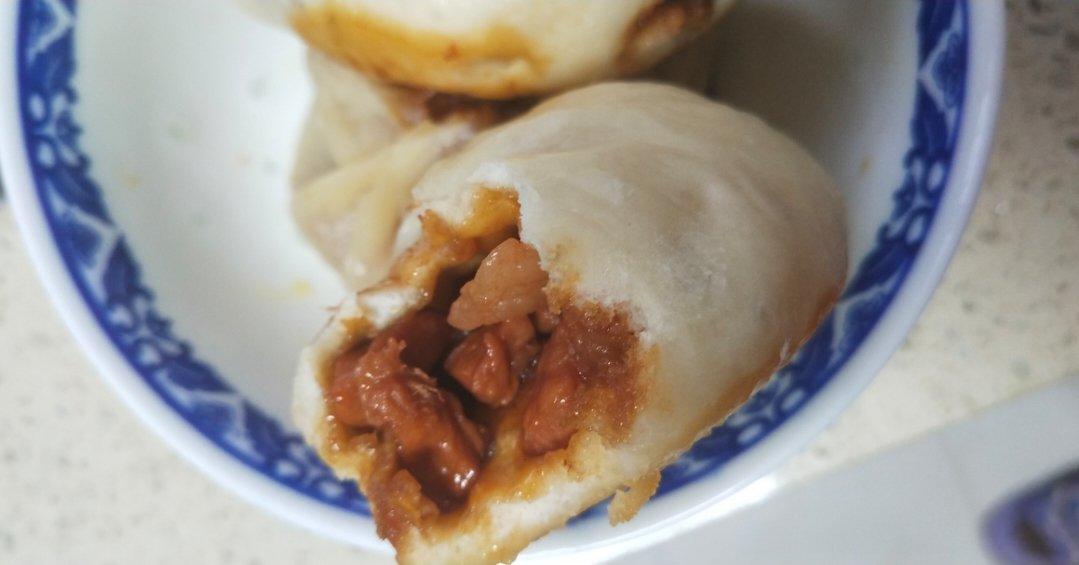 云朵般松软爆浆蜜汁叉烧包