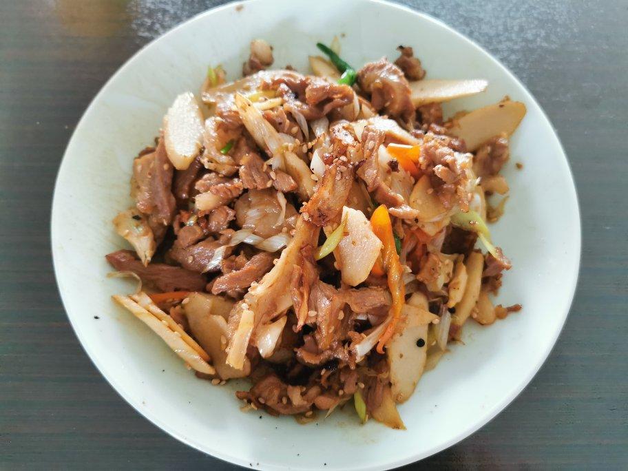 炒了20多年的葱爆羊肉