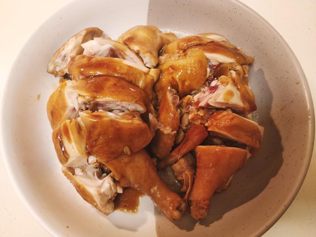 地道广式豉油鸡“浸熟法”，鸡皮滑爽肉质嫩