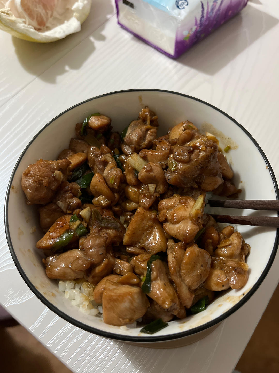 一人食快手午餐盐葱鸡腿饭